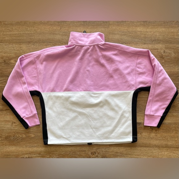 DKNY - Picture 2 of 11